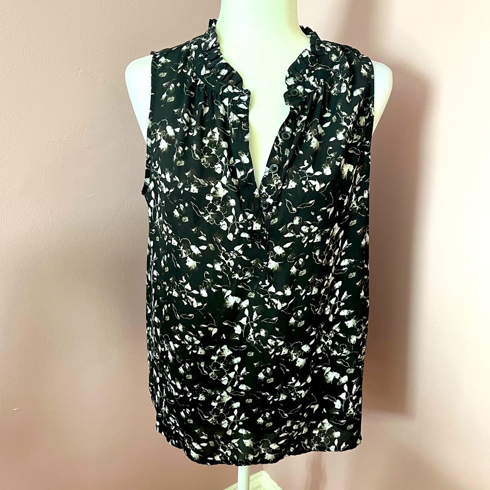 Dressy Sleeveless Blouse size M